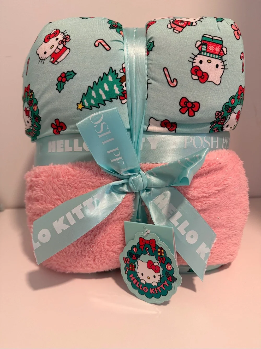 Posh Peanut Hello Kitty Christmas Wreath Glitter Luxe Plush Patoo